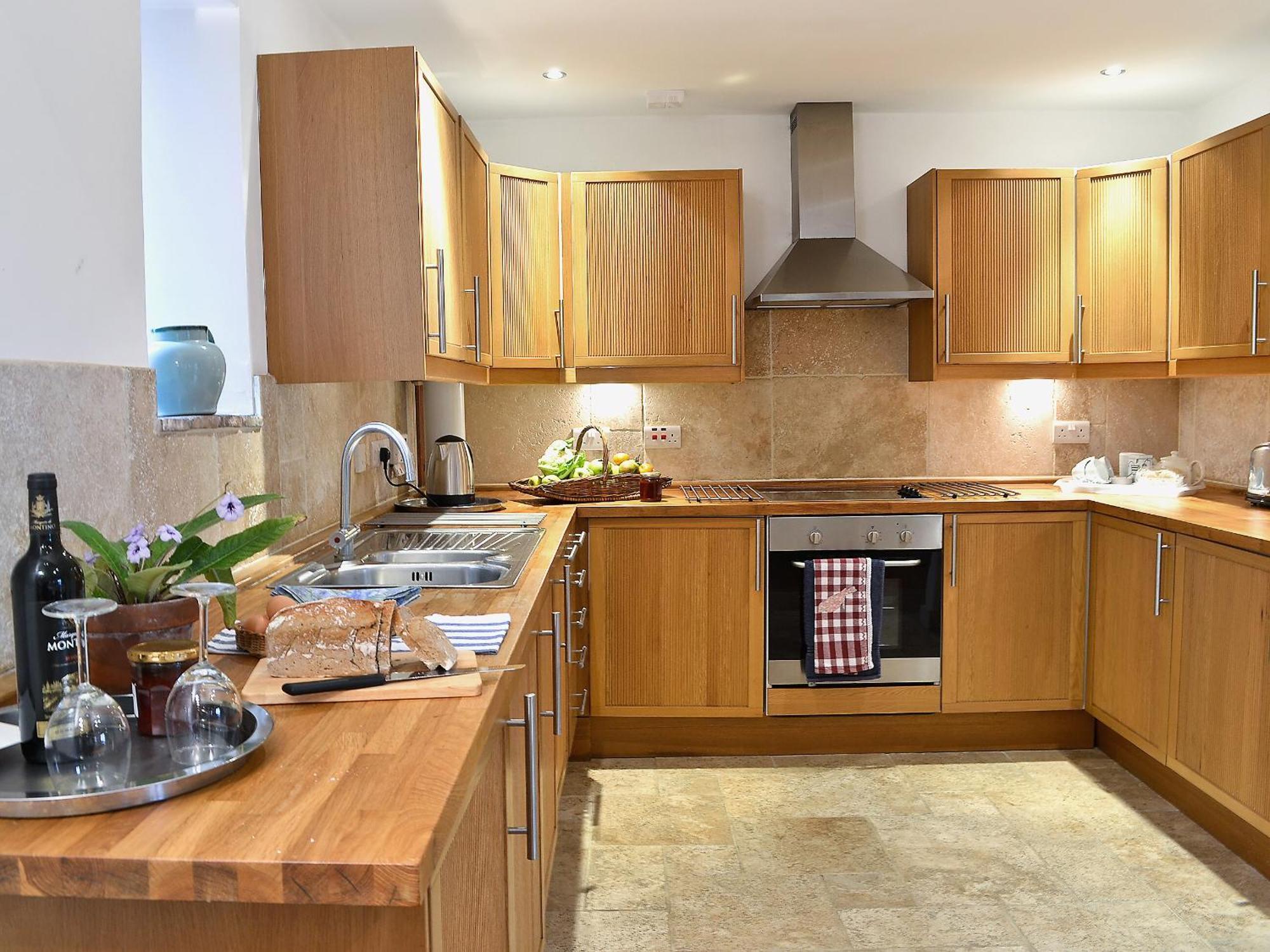 Shaplands Barn Villa Cold Ashton ภายนอก รูปภาพ